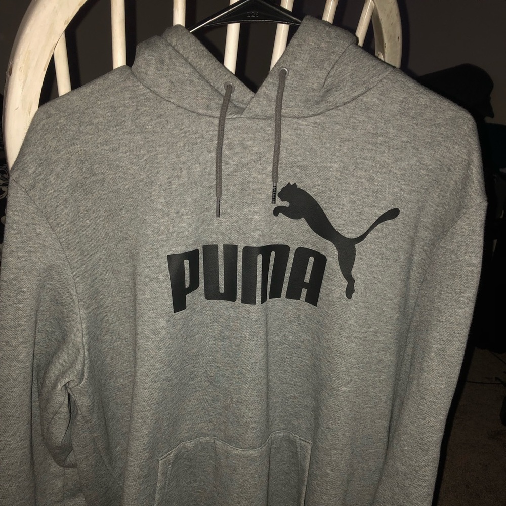 Men’s puma sweatshirt